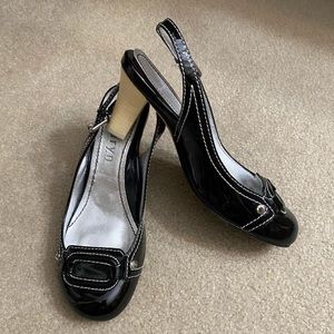 Taryn Rose Women's Shoes Patent Leather Heel Round Toe Black, size 7